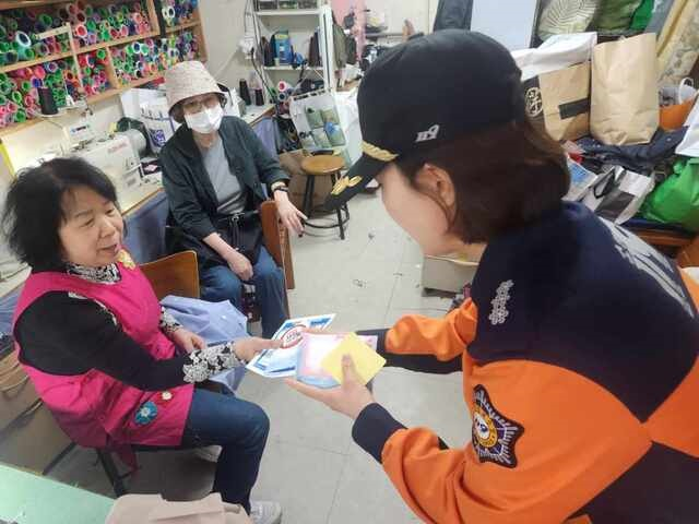4.23 전통시장 화재예방 캠페인 2.jpg