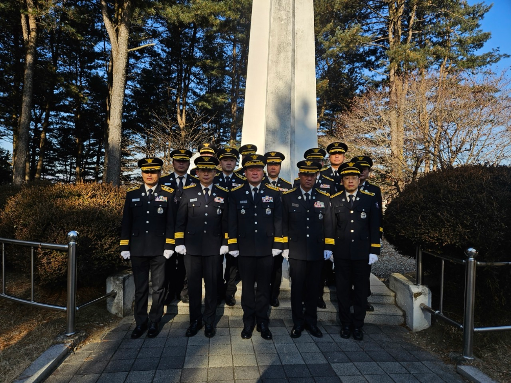 2026년 홍천소방서 충혼탑 참배 1.jpg