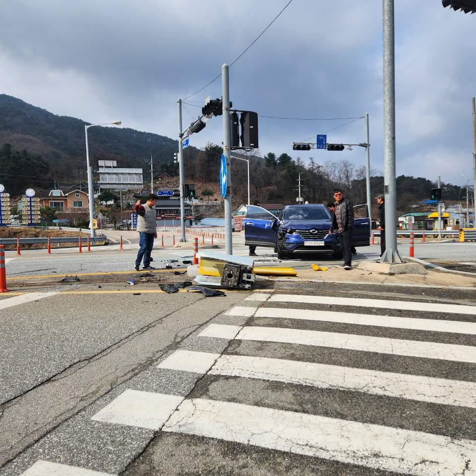 정선소방서 직원 퇴근 길 교통사고 인명구조 현장 (3).jpg