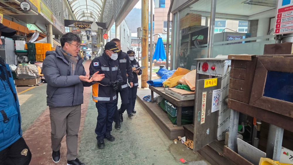 2026-02-05. 정선소방서, 설 명절 대비 서장 전통시장 현장 방문 3.jpeg