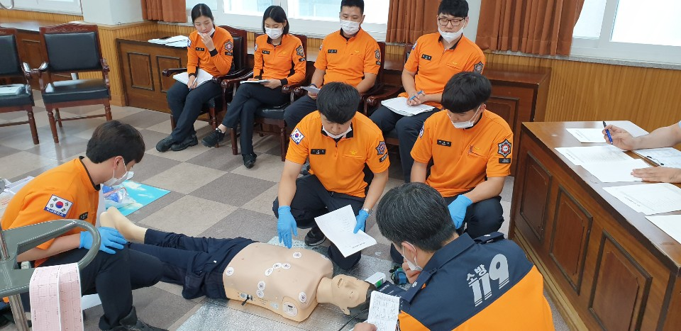 230728 교육 사진 1.jpg