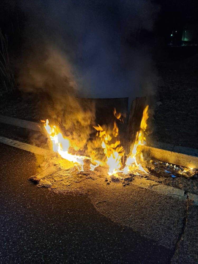 2126 정선 북평면 연탄수거함 화재.jpg