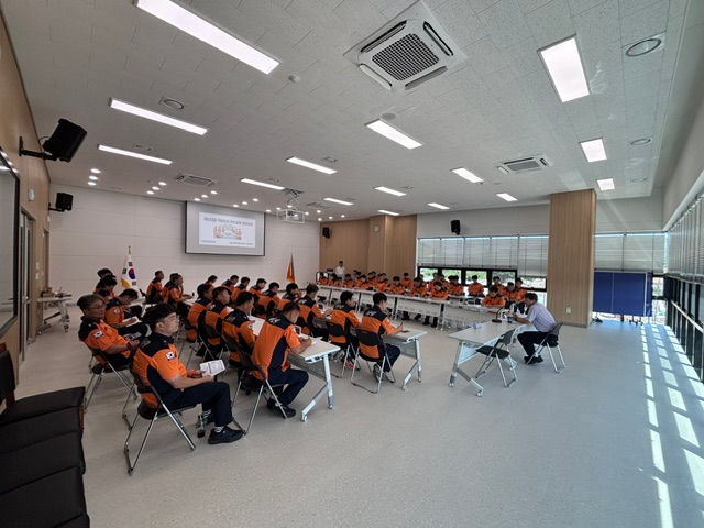 20260812 강원소방, 대형재난 대응체계 강화 위한 현안회의 개최 (3).jpeg