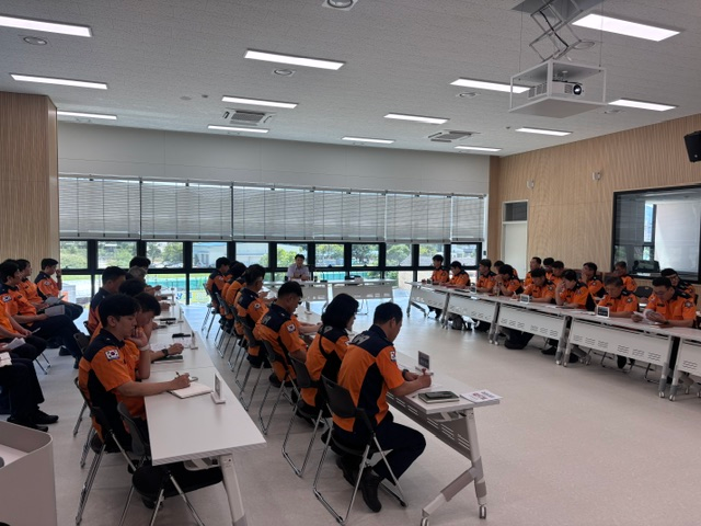 20260812 강원소방, 대형재난 대응체계 강화 위한 현안회의 개최 (1).jpeg