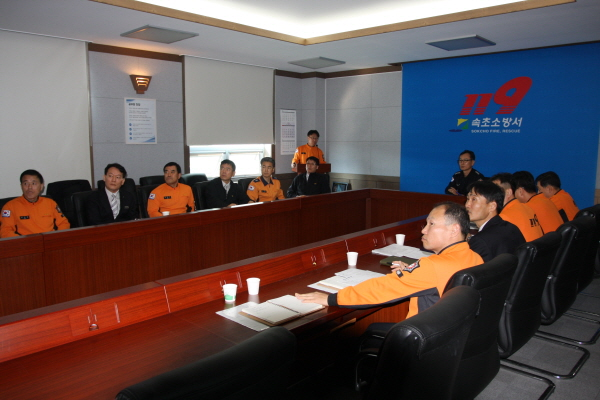 161125_속초소방서,_노학동_목조주택_화재검토회의_사진.jpg