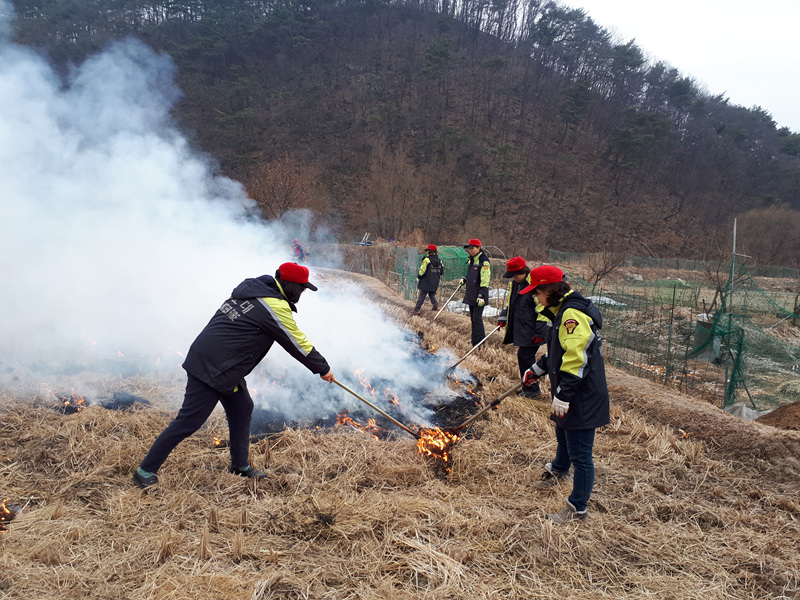 흥업여성대_산불예방활동2.jpg