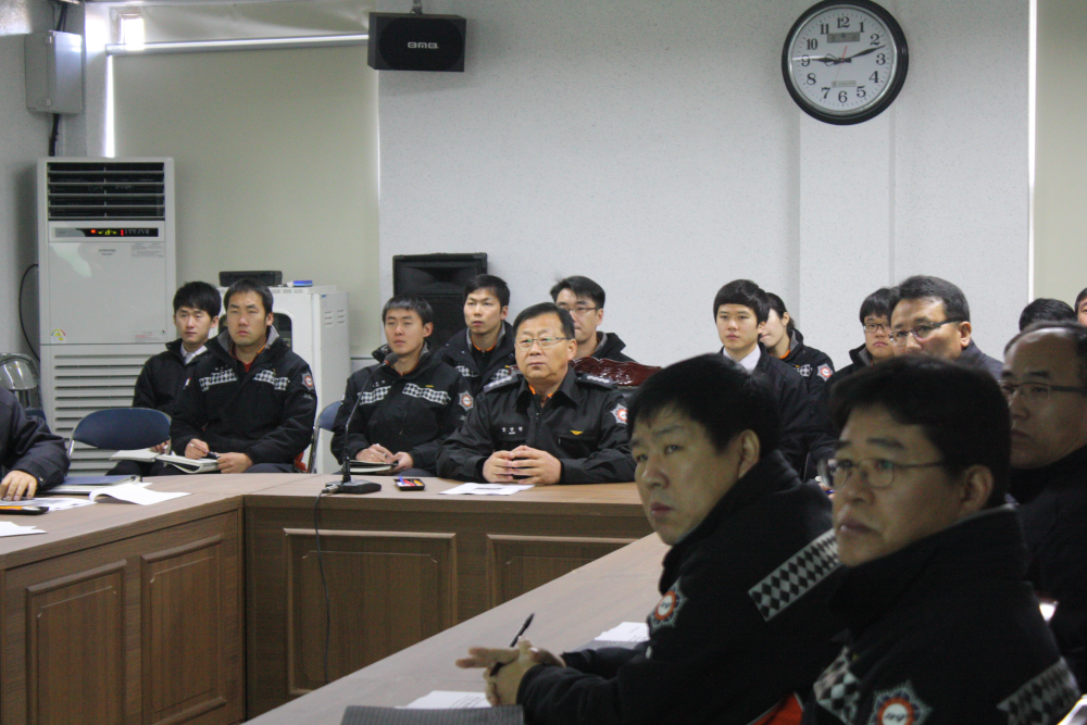 2012.02.17._대형산불_현장지휘소_운영_직원_교육_및_국민생명보호본부_019.jpg