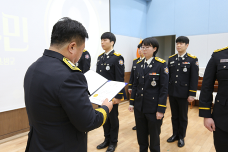 강릉소방서, 2025년 종무식 개최 및 유공자 포상